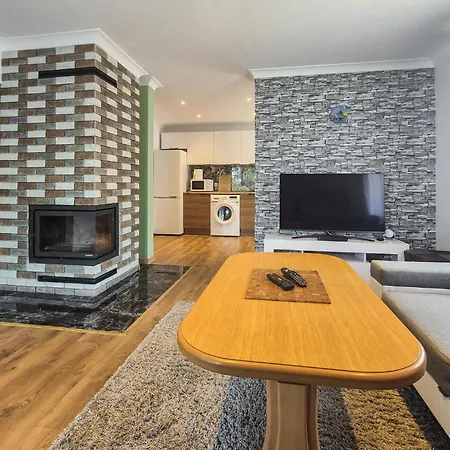別荘 2 Bedroom Cozy In
