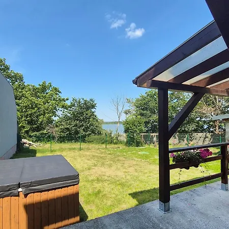 2 Bedroom Cozy In Gardna Wielka